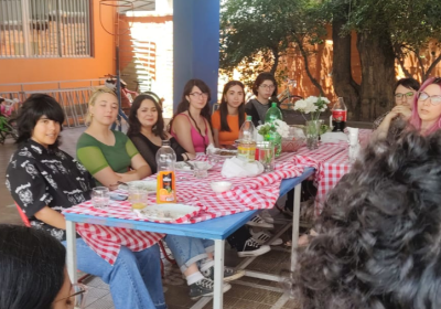 Almuerzo del 4° Medio con les Profes